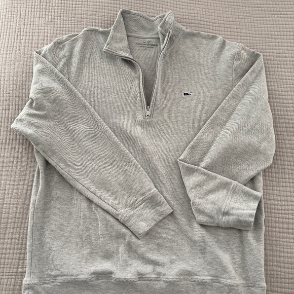 Vineyard Vines Gray Pullover - Picture 1 of 2